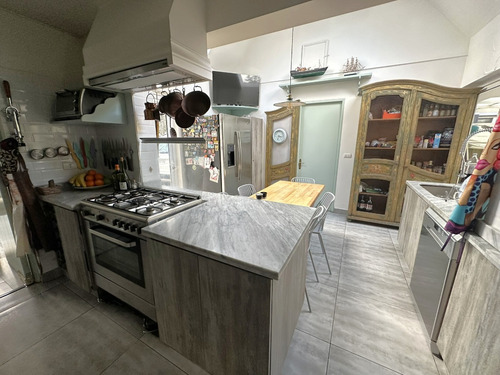 Casa En Venta Lo Barnechea / Los Nogales