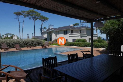 Casa En Venta Y Alquiler, Pinares, Punta Del Este, 8 Dormitorios.- Ref: 209507
