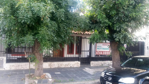 San Fernando. Casa Sobre Lote De 209m2.