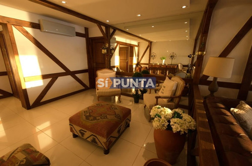 Imagen 9 de 24 de Apartamento En Playa Mansa 3 Dormitorios Alquiler