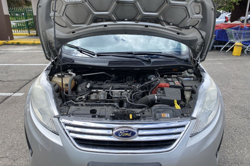 Ford Fiesta 1.6 Sportback Automática
