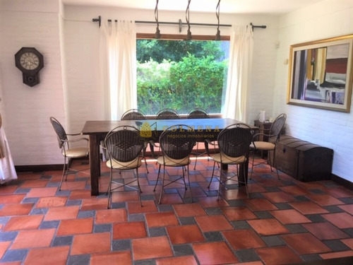 Hermosa Y Exclusiva Casa En Punta Del Este, A Metros De La Playa Mansa!!! Consulte!!!- Ref: 1925