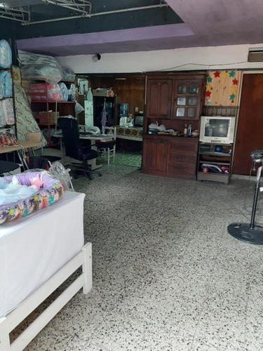 Imagen 7 de 14 de Casa A Refaccionar En Venta - Castelar Norte