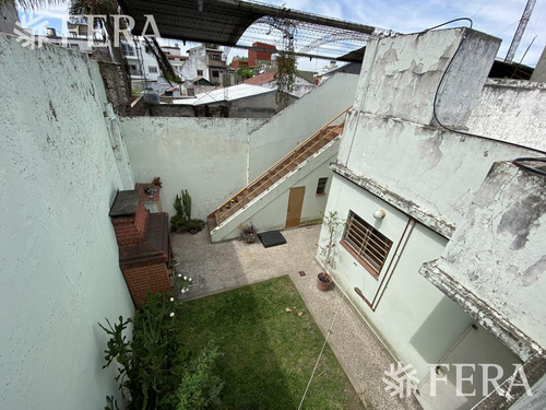 Venta De Casa De 3 Ambientes Con Patio Y Terraza En Villa Dominico