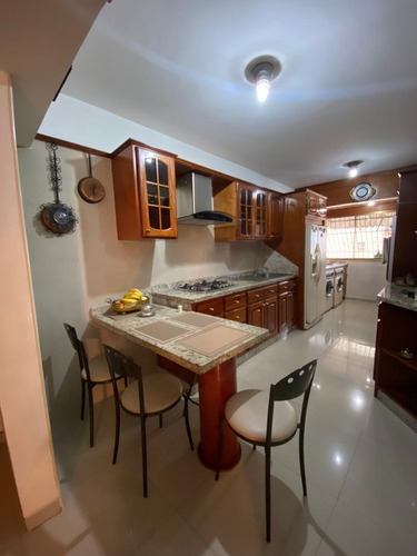 Hermoso Apartamento Amoblado En Venta Ubicado En La Urbanización El Centro Con Planta Eléctrica Parcial