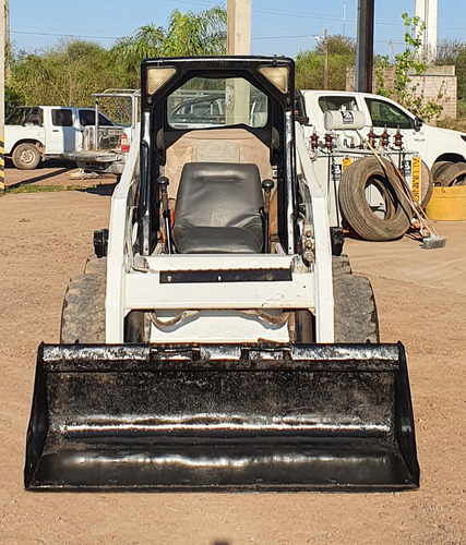 Minicargadora Bobcat S150