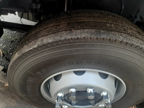 Imagem 14 de 15 de Volvo Fh 380 6x2 Ano 2005 Cama Gaucha E Turbo Clima