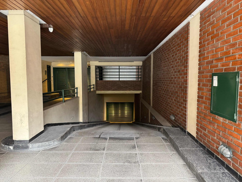 Alquiler De Cochera. Zavalía 2050 Belgrano Caba