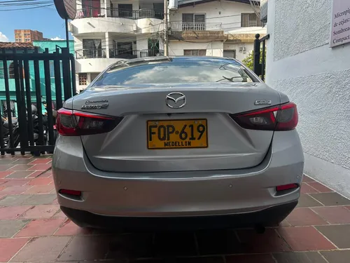 Mazda 2 Hatchback Mecánico