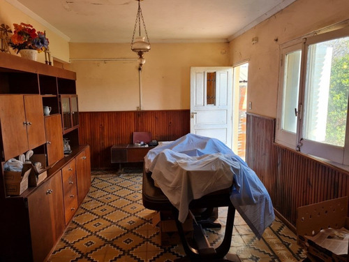 Imagen 6 de 19 de Casa A Reciclar En Excelente Ubicacion