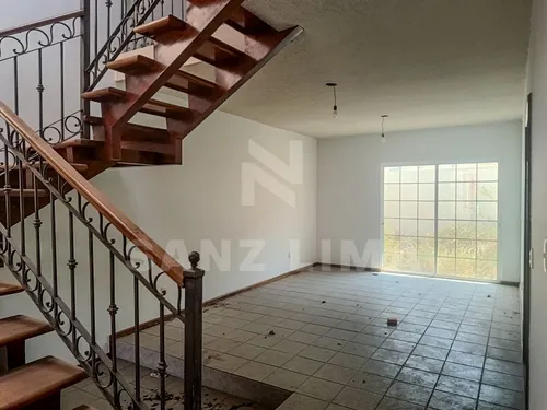 Alameda: Casa Nueva, Amplia Y Cómoda En Circuito Privado