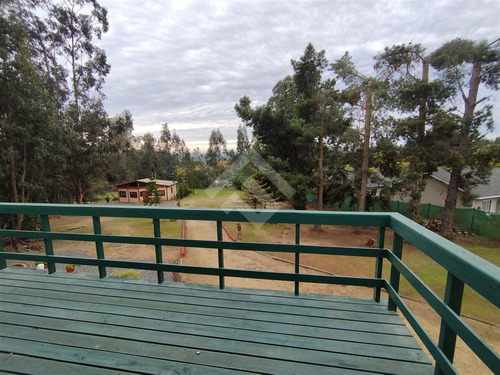 Casa En Venta De 4 Dorm. En Algarrobo