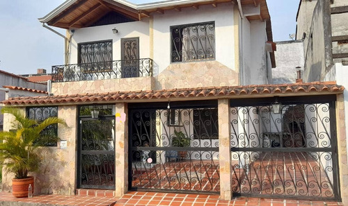 Dp. Se Vende Casa Urb. Villa San Cristóbal 