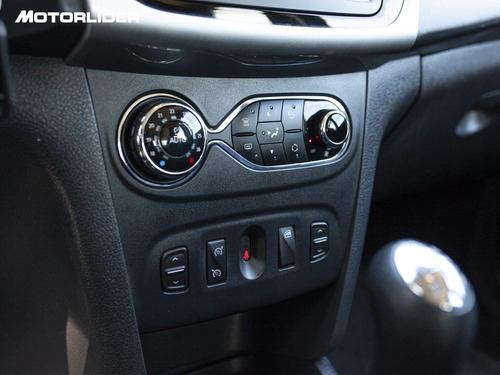 Imagen 16 de 25 de Renault Sandero Privilege Extra Full | Permuta / Financia