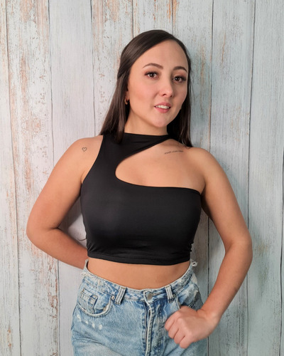 Imagen 2 de 3 de Crop Top Asimétrico Triangulo