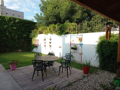 Imagen 12 de 13 de Casa Céntrica En Venta - Lobos