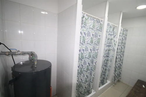 Bodega Con Oficinas En Arriendo En Sector Costanera Renca
