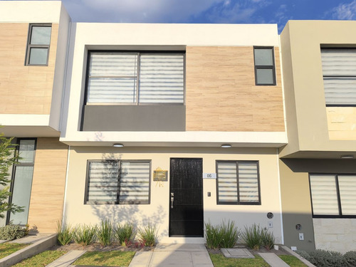 Casa Nueva En Zaru, Querétaro Moderno Con 4 Recámaras Y 3 Baños