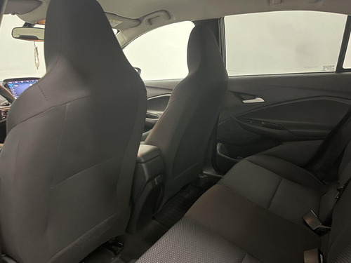 Chevrolet Onix plus Onix