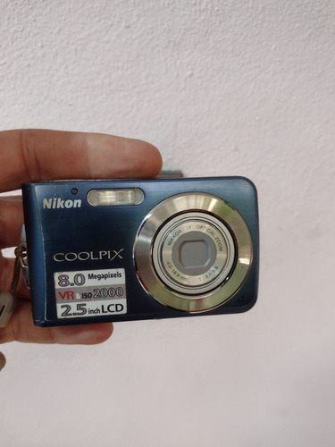 Camara Nikon S210 