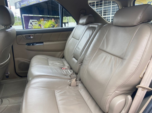 Imagen 11 de 16 de Toyota Fortuner