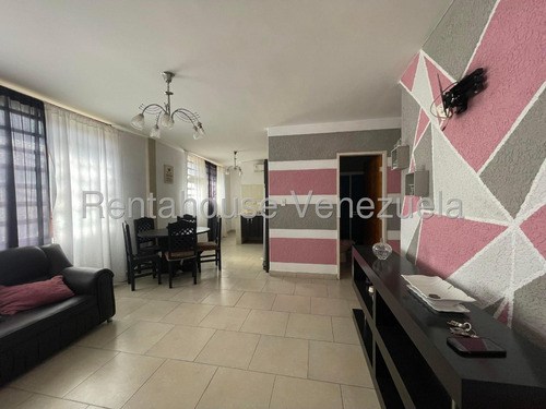 Casa En Alquiler En Zona Norte De Maracay Con Agua Constante Tanque Subterráneo Amoblada Cerco Eléctrico 3 Habitaciones 2 3 Baños Estacionamiento Nela 25-14786