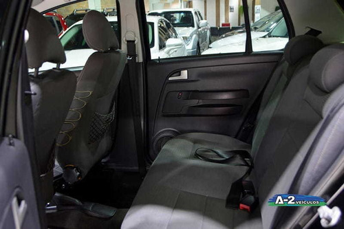 Imagem 4 de 12 de Volkswagen Crossfox 1.6 Mi Flex 8v 4p Manual 2009