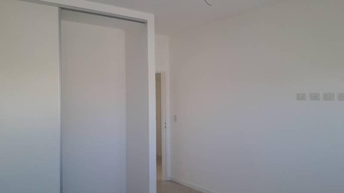 Imagen 12 de 14 de Casa En Venta ; Excelente Diseño Moderno, Desarrollada En Dos Planta Sobre Lote En Esquina