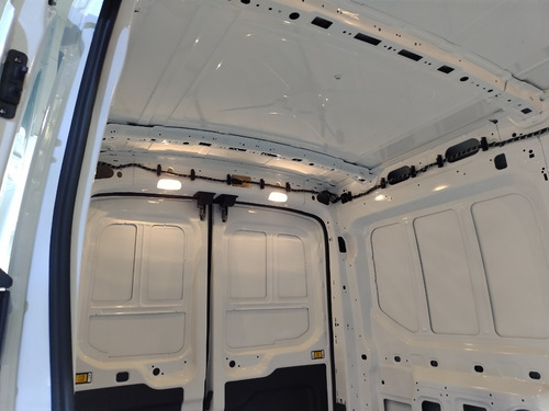 Imagen 7 de 25 de Ford Transit 2.2 Furgón Medio Techo Elevado Venta Directa (f