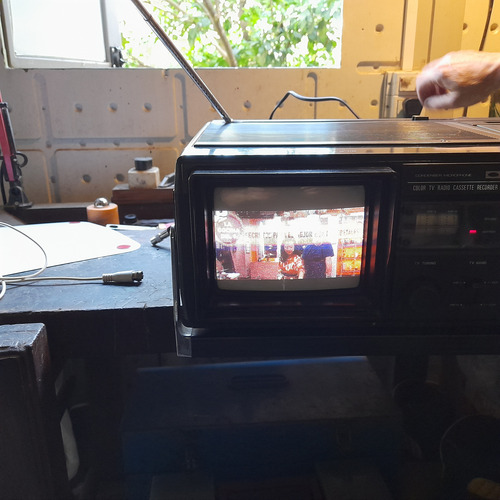 Televisor Otake 5,radio Am-fm, Cassettera Ntsc/pal-n Alemana (Usado)