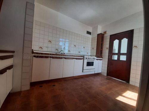 Imagen 6 de 12 de Alquiler De Apartamento Semi Amoblado En Maracaibo