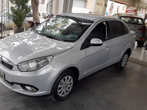 Imagem 2 de 5 de Fiat Gran Siena