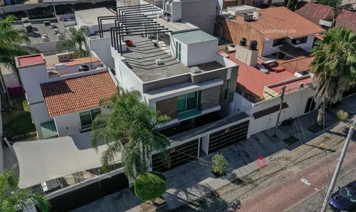 Casa En Venta De Lujo Arcos Guadalupe Zapopan