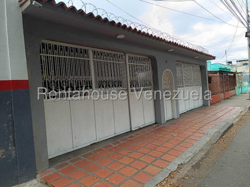 Casa De Amplios Espacios Amoblada En Urb. Lourdes. Ljsa 25-13114