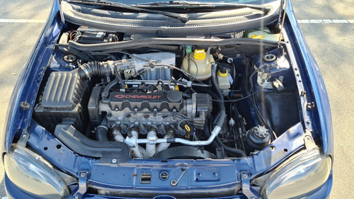 Imagem 3 de 11 de Chevrolter Corsa 1.6 8v Gl 2 Portas Completo