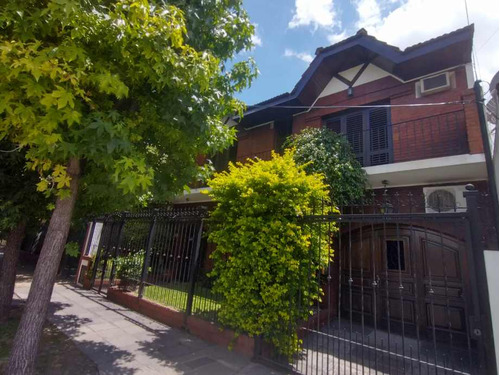 Casa En Venta En Castelar Norte