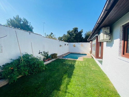 Santa Cruz, Casa En Excelente Ubicación