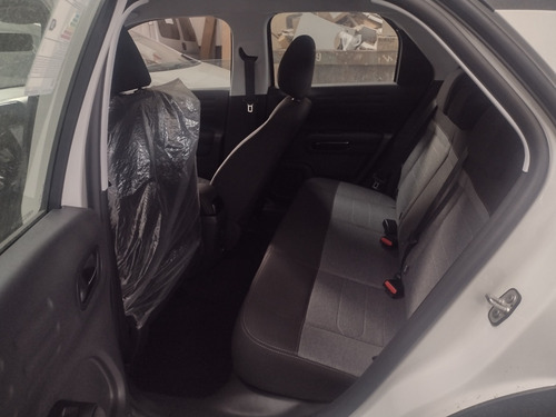Imagen 9 de 15 de Citroën C4 Cactus Feel Pack Look 1.6 Manual