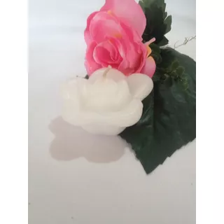 Vela Flotante Capullo De Rosa 5 Cm Paq Con 30 Piezas .