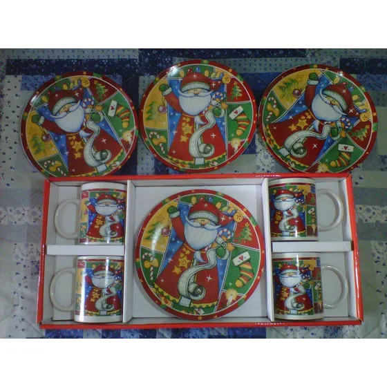 Juego De 4 Platos Con Sus Tazas Y Motivo Navideño. Nuevo.