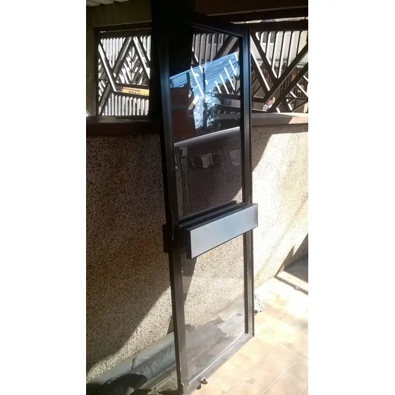 Porta De Alumínio Com Vidro Fumê- P/ Recepção De Empresa