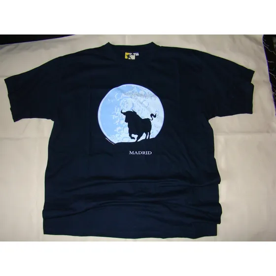 Franela Nueva Madrid Con Toro Talla M Color Azul Oscuro
