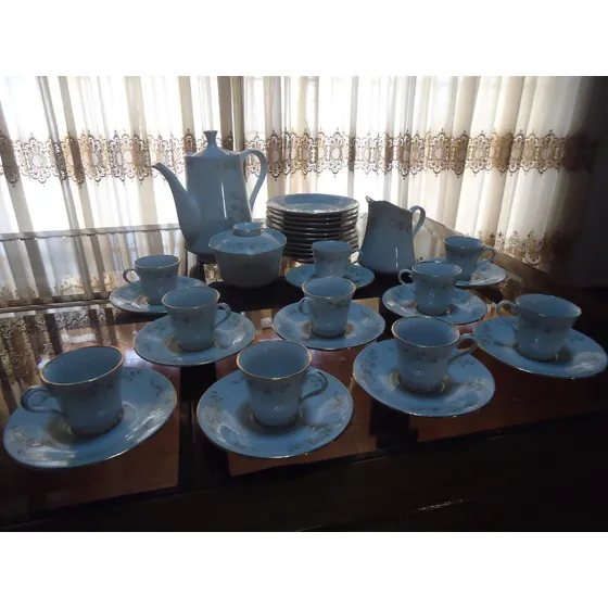Vajilla China Marca Liling De 10 Personas 35 Piezas Con Oro.