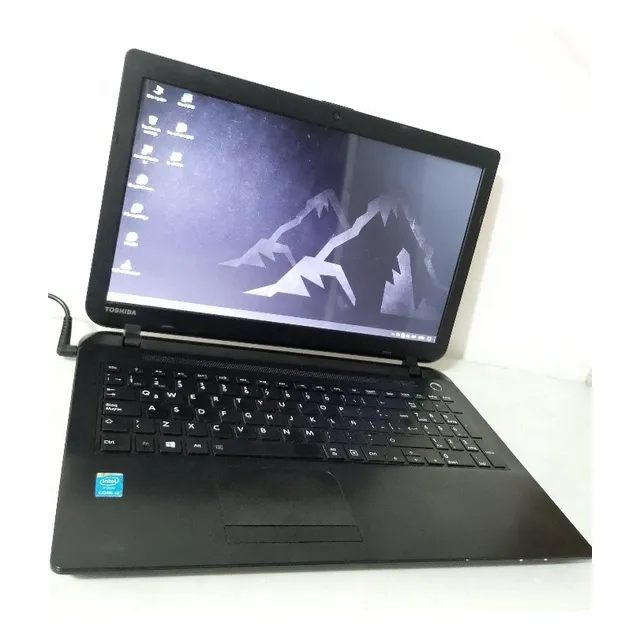 Laptop Toshiba Core I3 De 4th Gen C/ Teclado Numérico