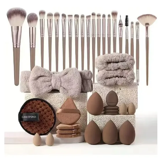 Set 40 Brochas Y Esponjas De Maquillaje Con Accesorios