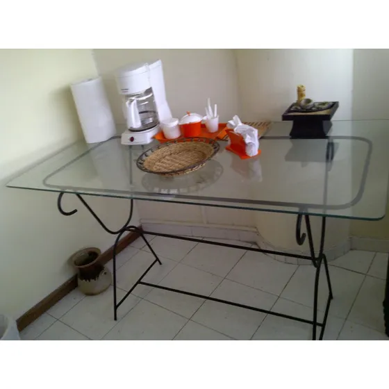 Mesa  Base De Hierro Forjado Y Tope Vidrio 8mm