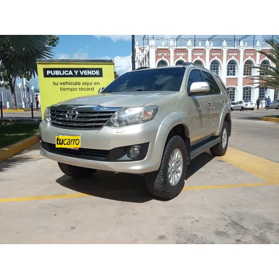 Toyota Fortuner Sr