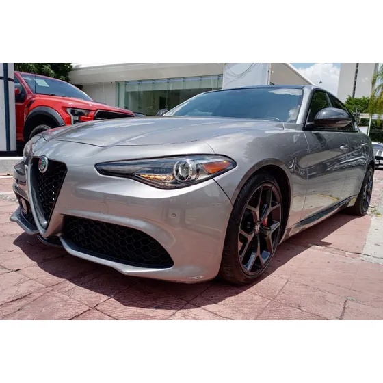 Alfa Romeo Giulia 2.0 Ti At