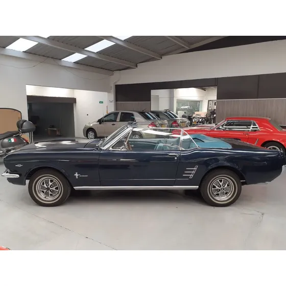 Ford Mustang 4.7 Convertible