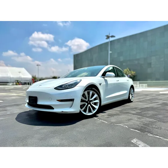 Tesla Model 3 Long Range (paquete Iron Glass)